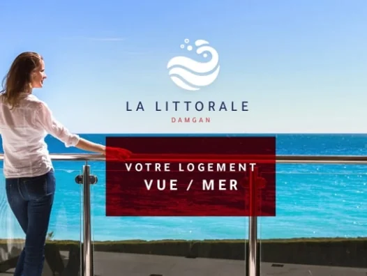 Affiche programme immobilier - femme au balcon devant la mer